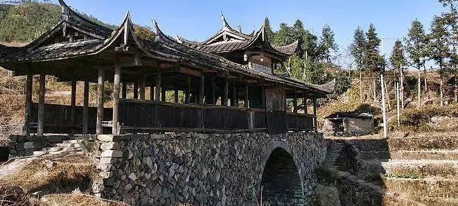 屏南县熙岭乡龙潭 末代廊桥：回村桥