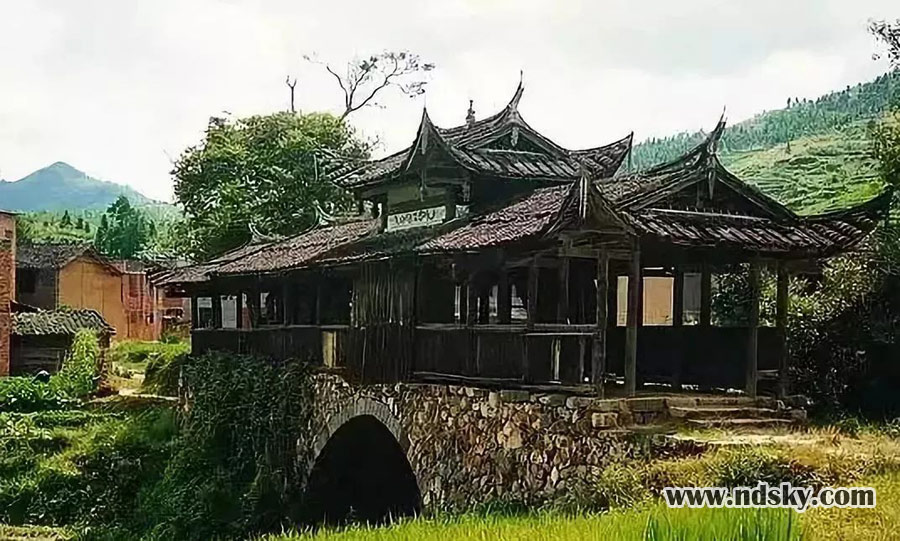 屏南县熙岭乡龙潭村  回村桥